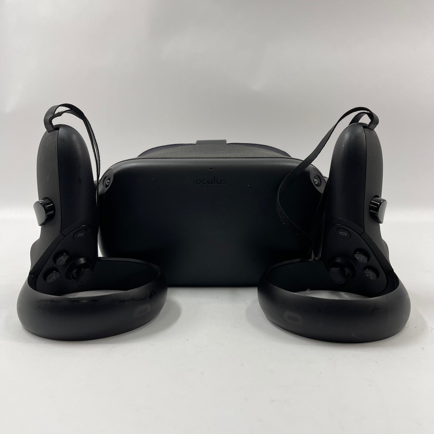Oculus Quest 32GB Standalone All-in-One VR Headset MH-B