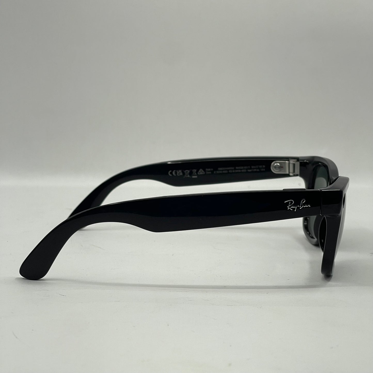 Ray-Ban Meta Wayfarer Gen 1 Shiny Black Standard RW4006 601/71 AI Smart Glasses