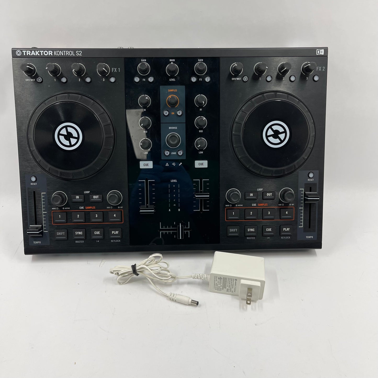 Native Instruments Traktor Kontrol S2 MK1 2-Channel DJ controller