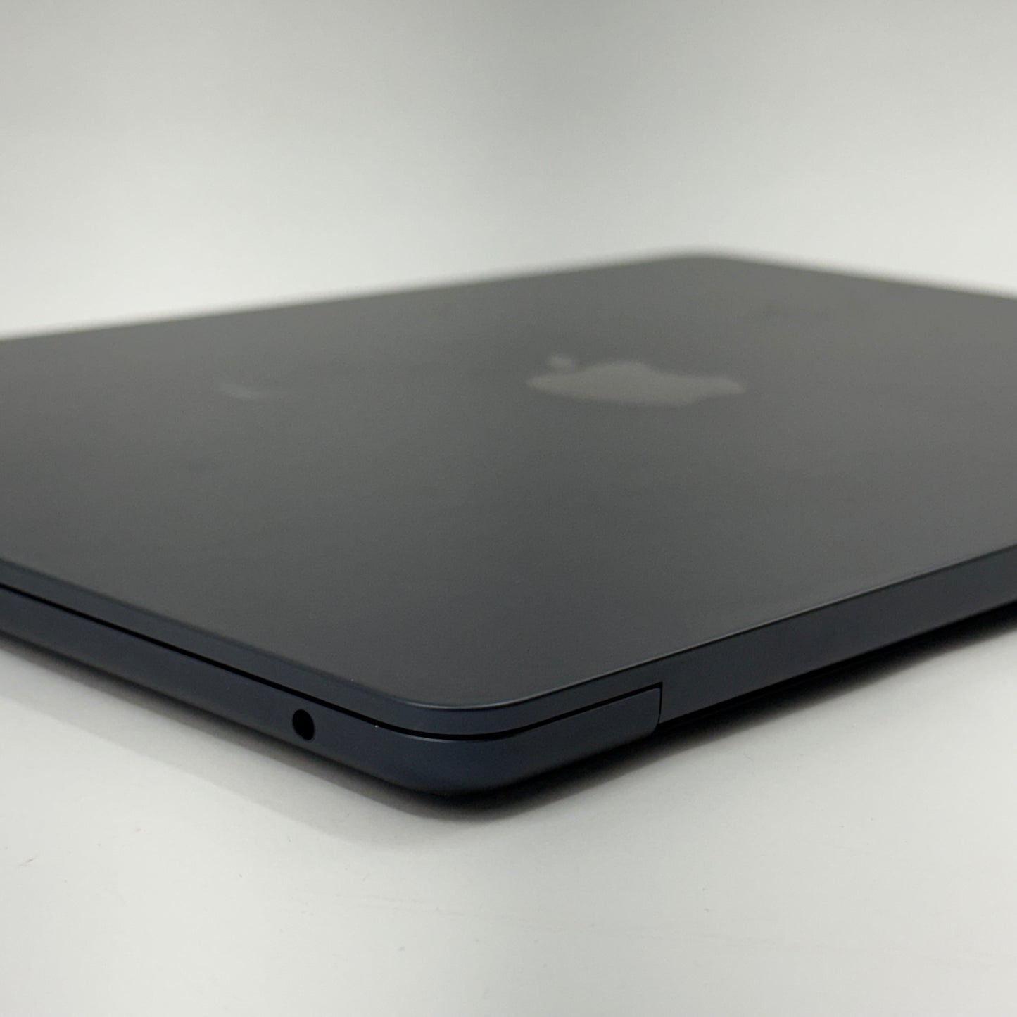 2025 Apple MacBook Air 13.6" M4 8C GPU 4.5GHz 16GB RAM 256GB SSD A3240