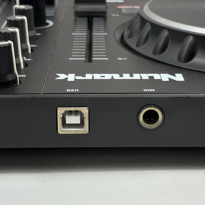 Numark Mixtrack Platinum FX 4-Deck Layering  DJ Controller