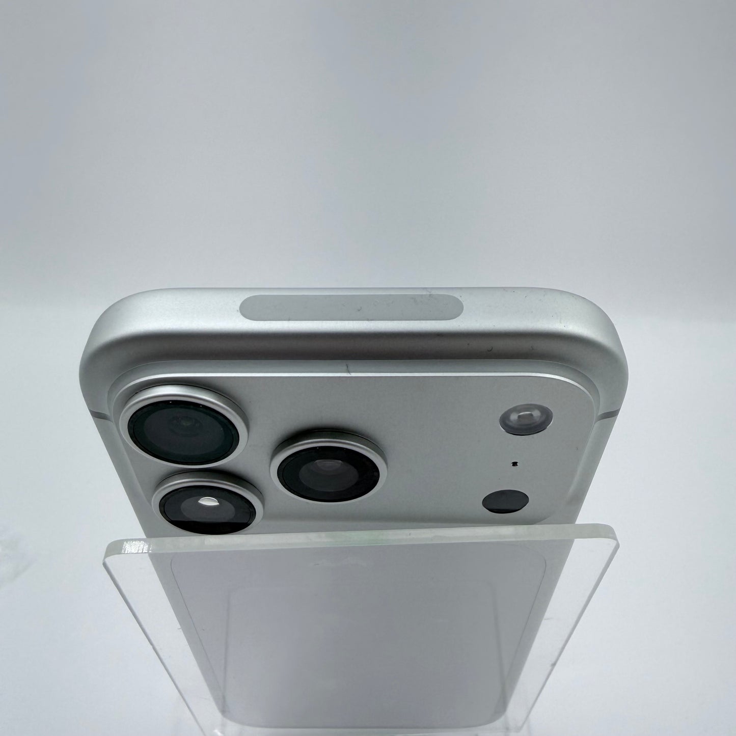 Factory Unlocked Apple iPhone 17 Pro 256GB Silver MG7K4LL/A