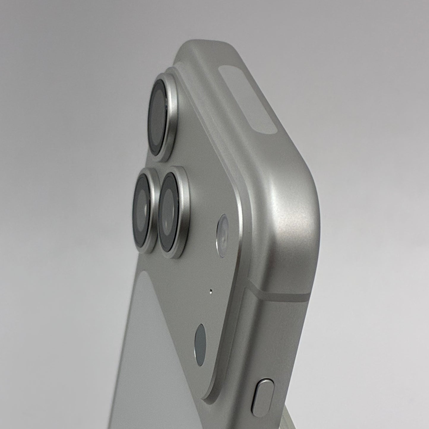 Factory Unlocked Apple iPhone 17 Pro 256GB Silver MG7K4LL/A