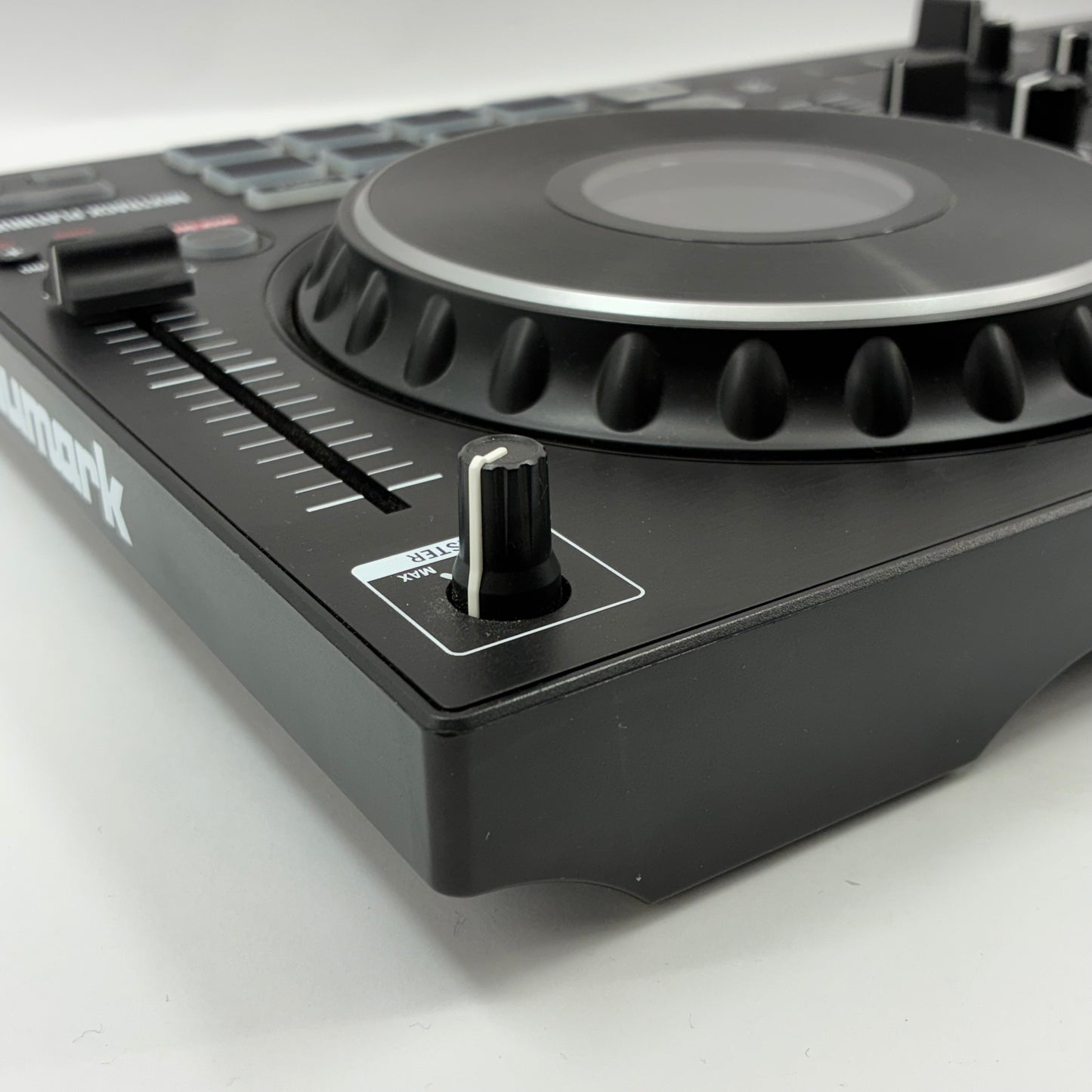 Numark Mixtrack Platinum FX 4-Deck Layering  DJ Controller