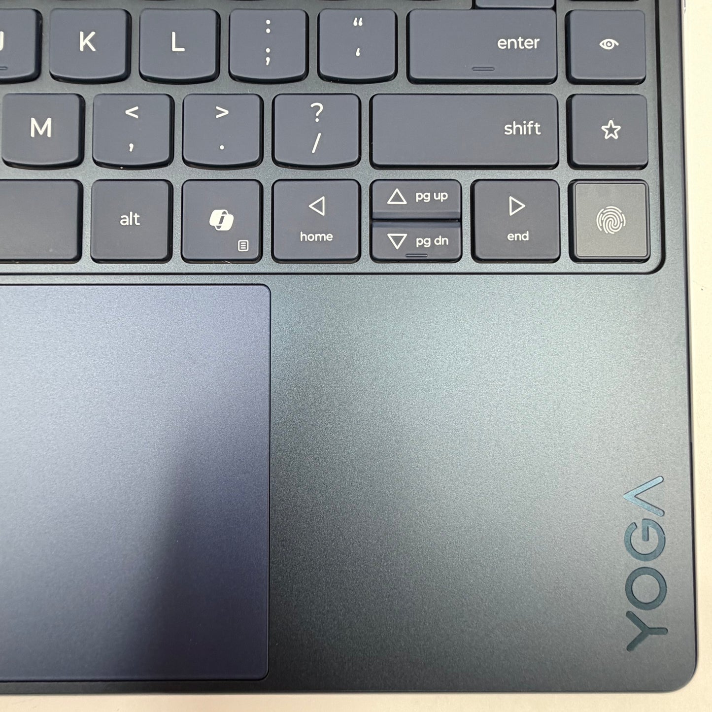 Lenovo Yoga 9i 2-in-1 14ILL10 14" Core Ultra 7 258V 2.2GHz 32GB RAM 1TB SSD