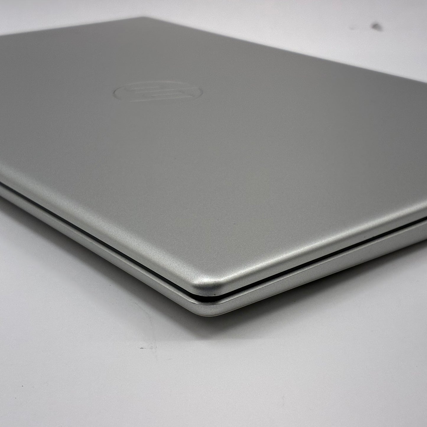 HP Laptop 15-FD0005DX 15.6" i5-1235U 1.3GHz 8GB RAM 512GB SSD