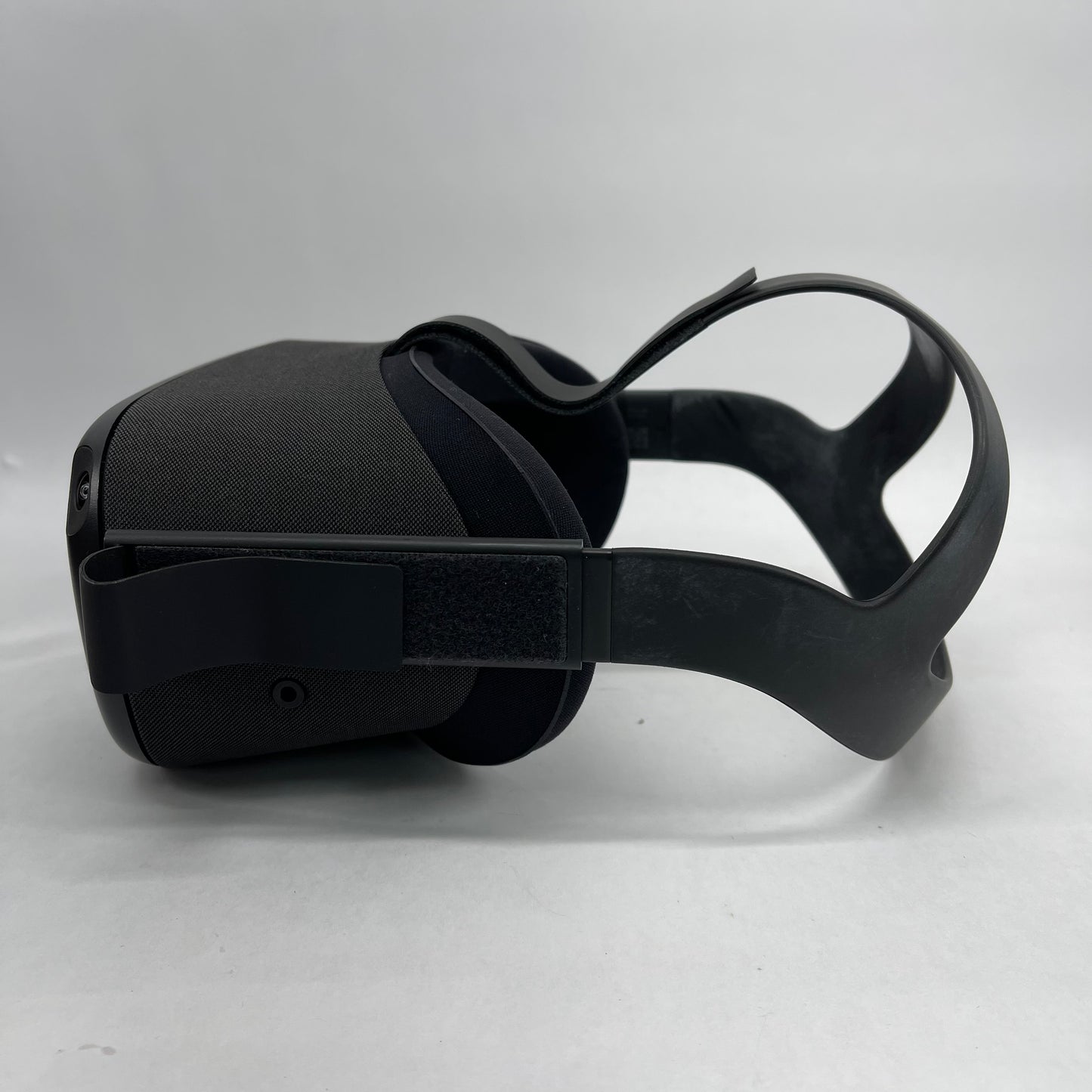 Meta Quest 128GB Standalone All-in-One VR Headset MH-B