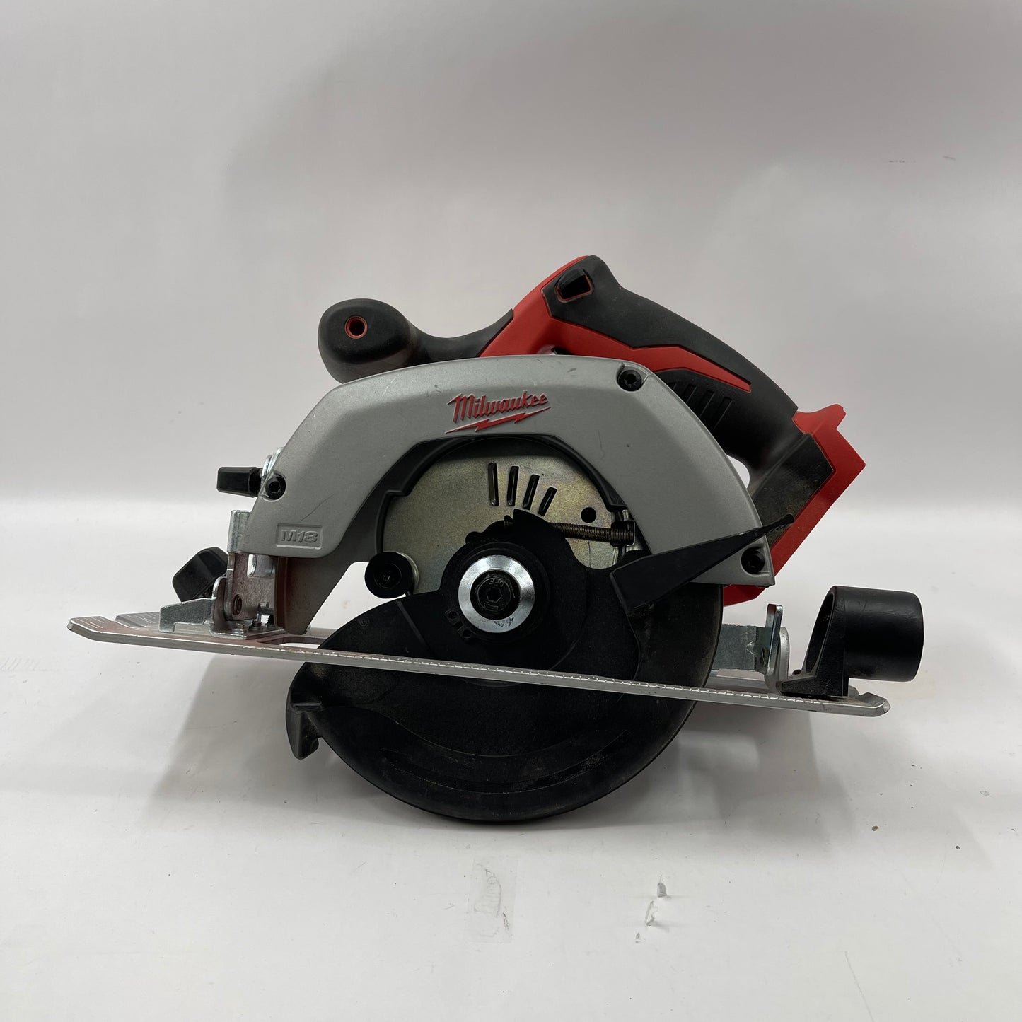 Milwaukee 2630-20 M18 18V 6-1/2" Circular Saw