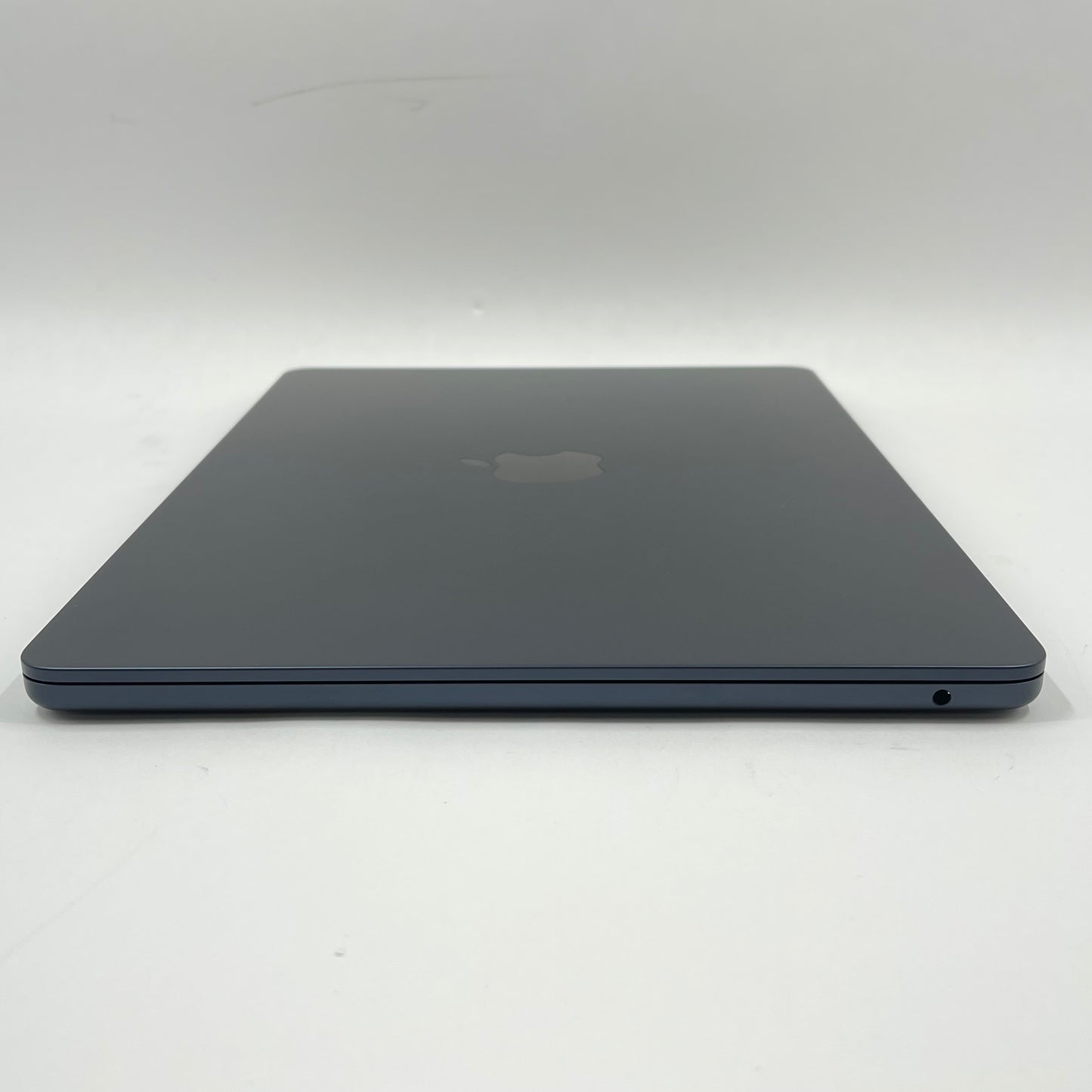 2024 Apple MacBook Air 13.6" M3 8C GPU 4.0GHz 16GB RAM 256GB SSD A3113