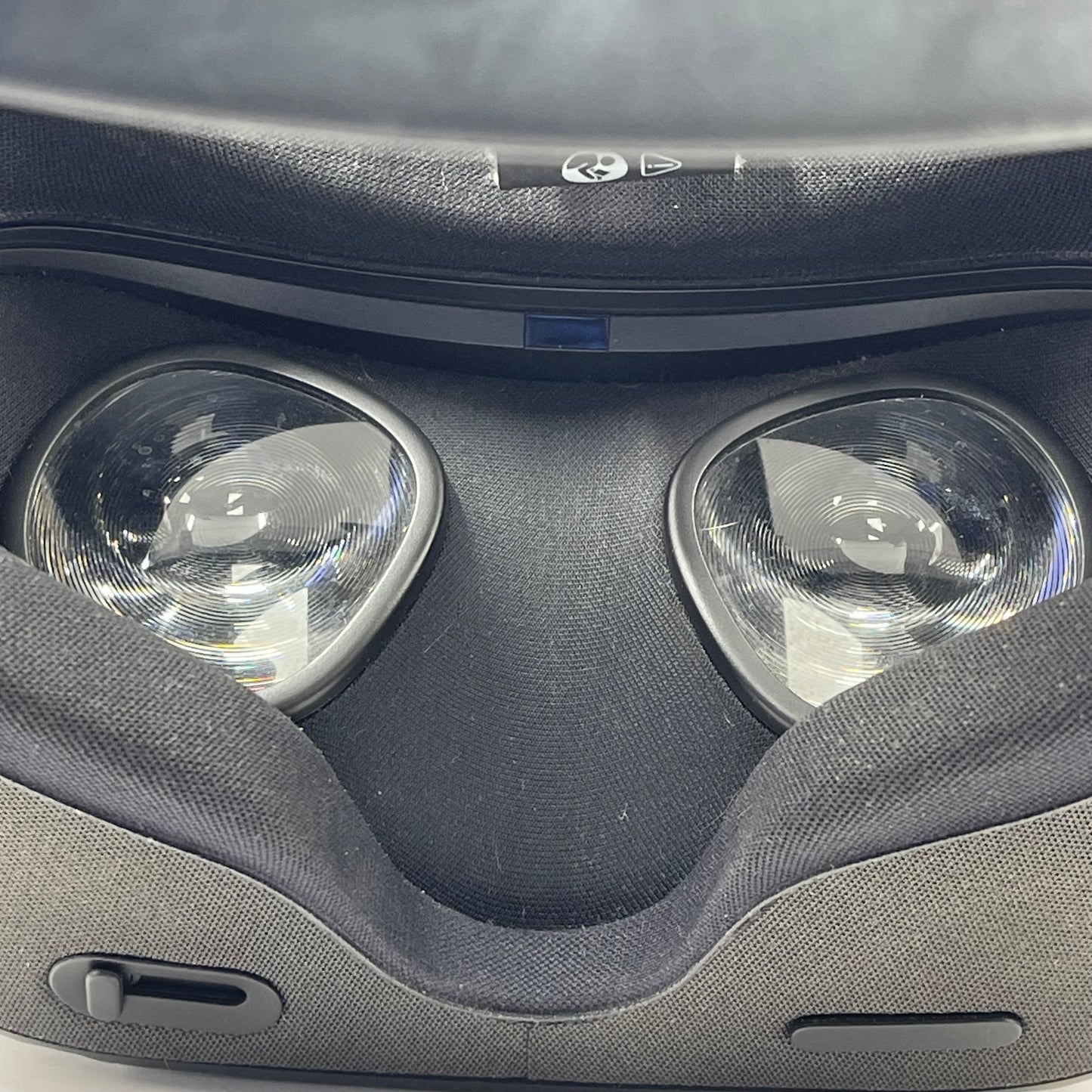 Oculus Quest 32GB Standalone All-in-One VR Headset MH-B