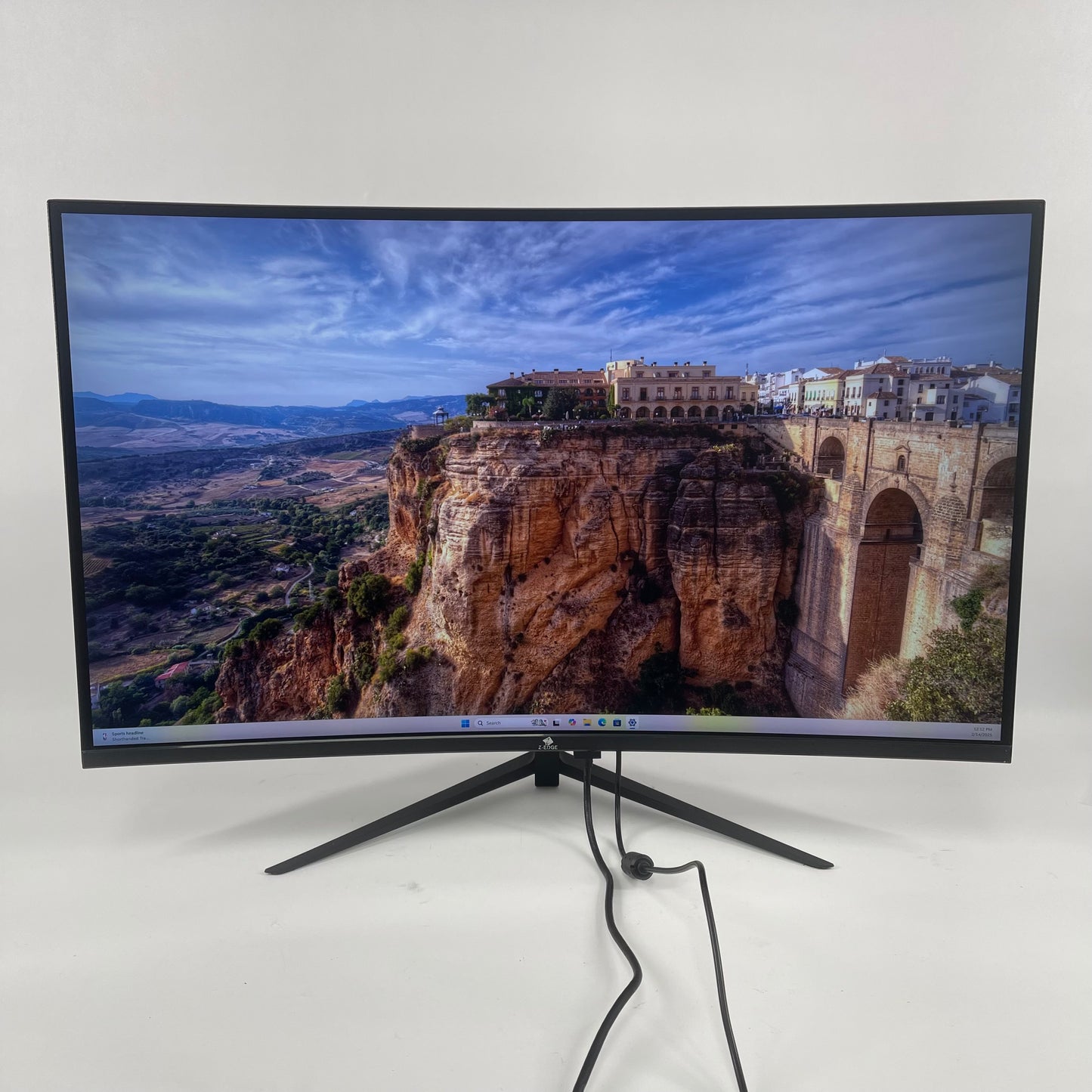 Z-Edge 27" UG27Q LED QHD 165Hz Curved Gaming Monitor