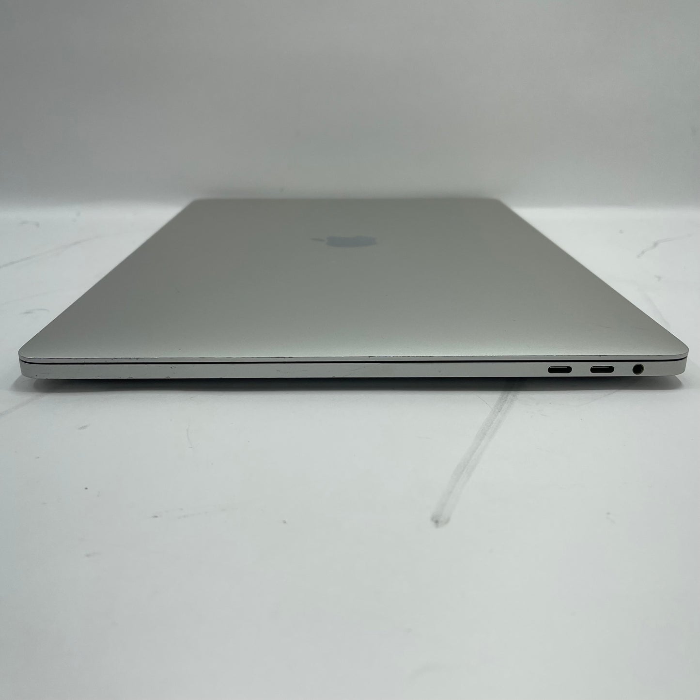 2018 Apple MacBook Pro 15" i7 2.6GHz 16GB RAM 512GB SSD Silver A1990