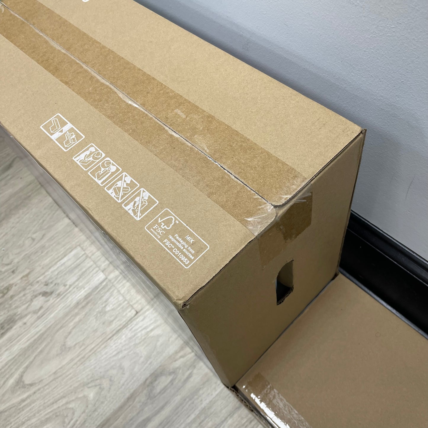 New Samsung B73MD 5.1Ch. Soundbar & Subwoofer Black HW-B73MD