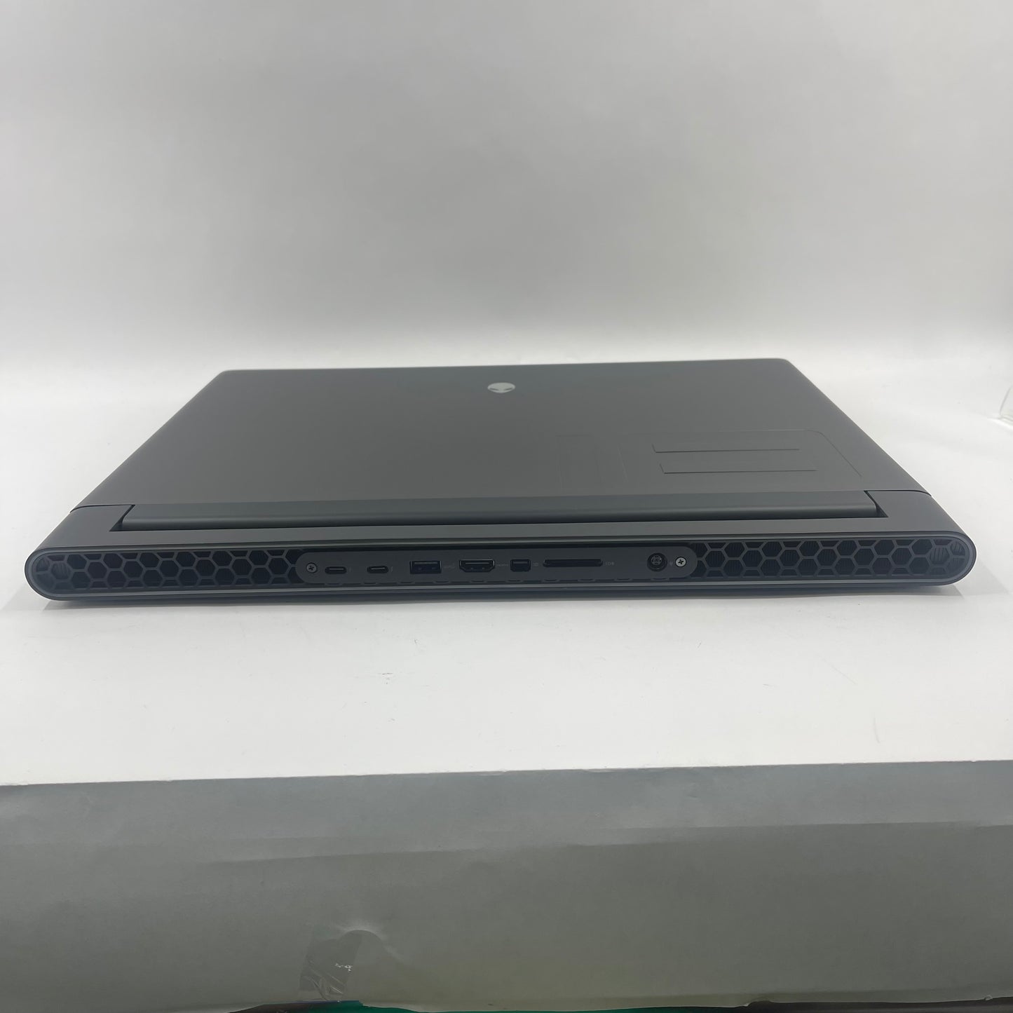 Alienware M18 P51E 18" i9-13900HX 2.2GHz 32GB RAM 1TB SSD GeForce RTX 4080