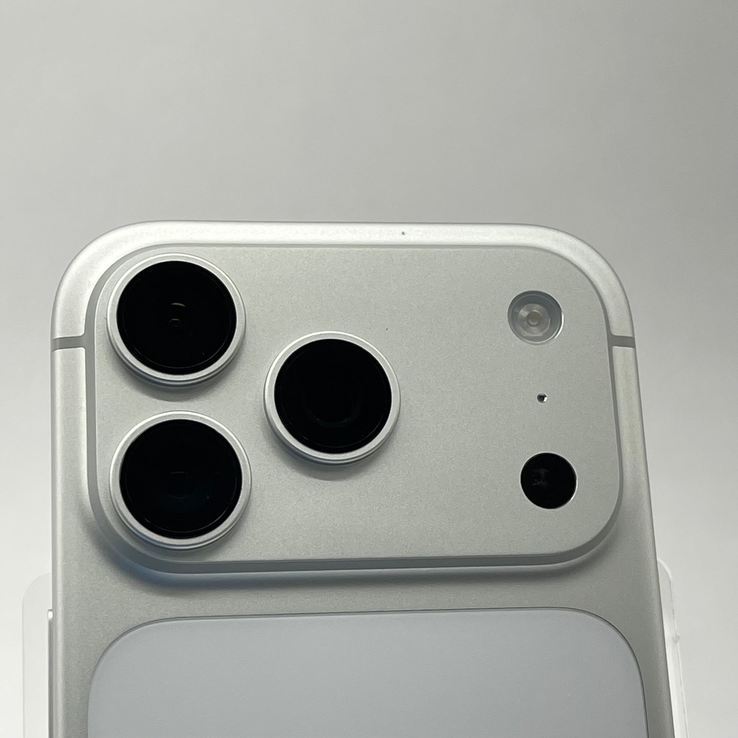 Unlocked Apple iPhone 17 Pro 512GB Silver MG7N4LL/A