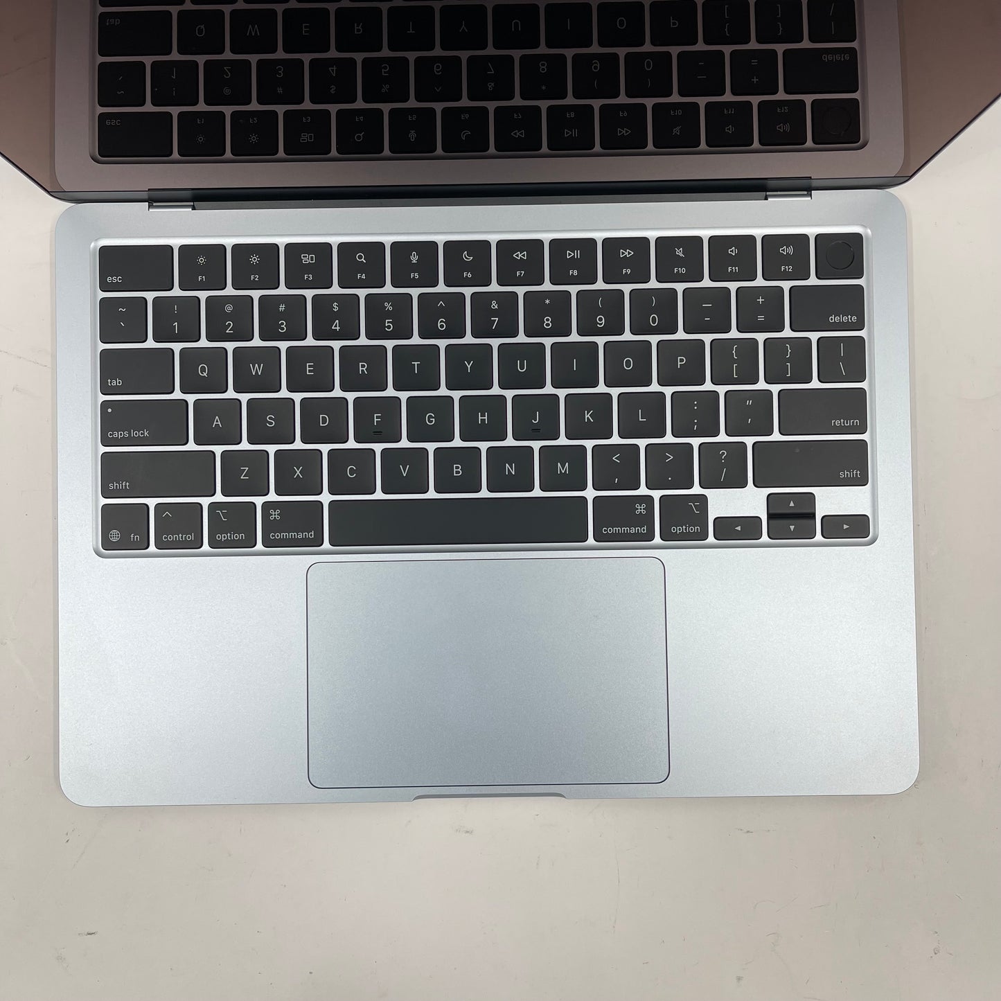 2025 Apple MacBook Air 13.6" M4 4.5GHz 16GB RAM 256GB Sky Blue A3240