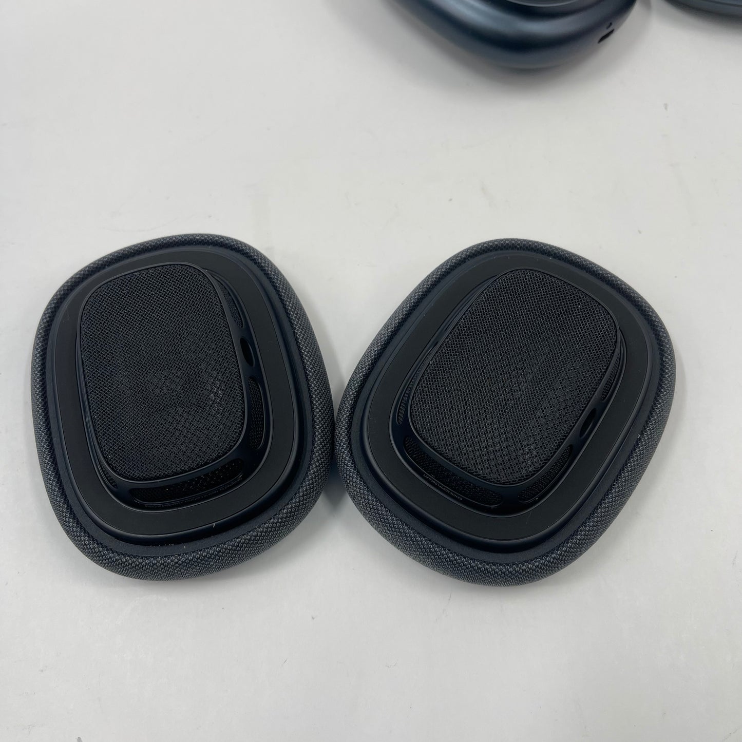 Apple AirPods Max USB-C Wireless Over-Ear Headphones Midnight MWW63AM/A