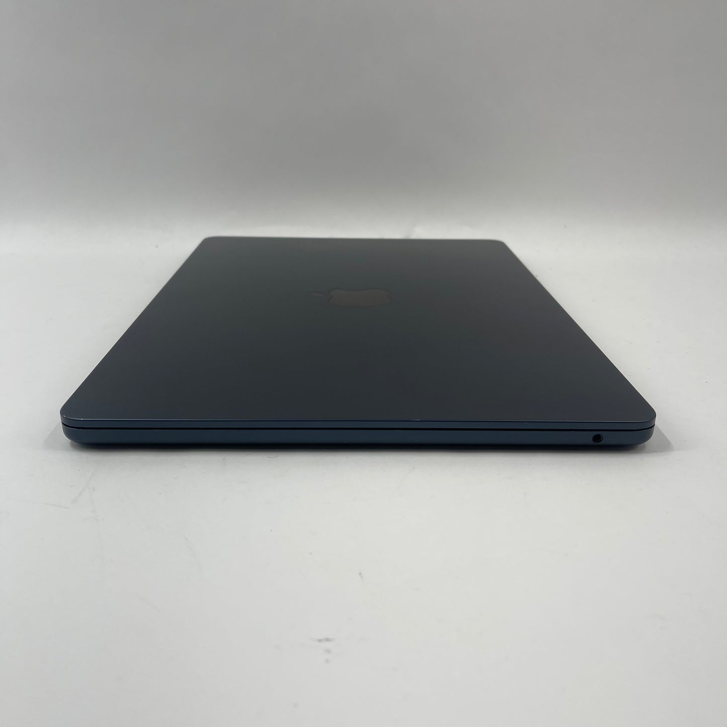 2024 Apple MacBook Air 13.6" M3 8C GPU 4.0GHz 8GB RAM 256GB SSD A3113