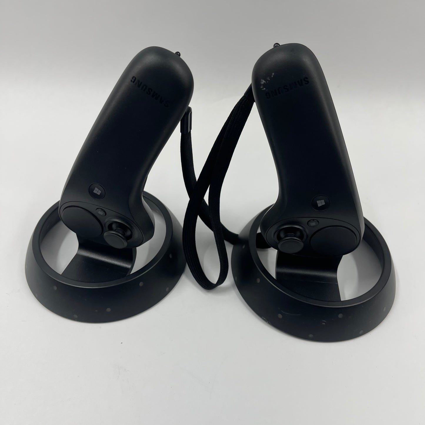 Samsung HMD Odyssey Windows Mixed Reality PC VR Headset XE800ZAA