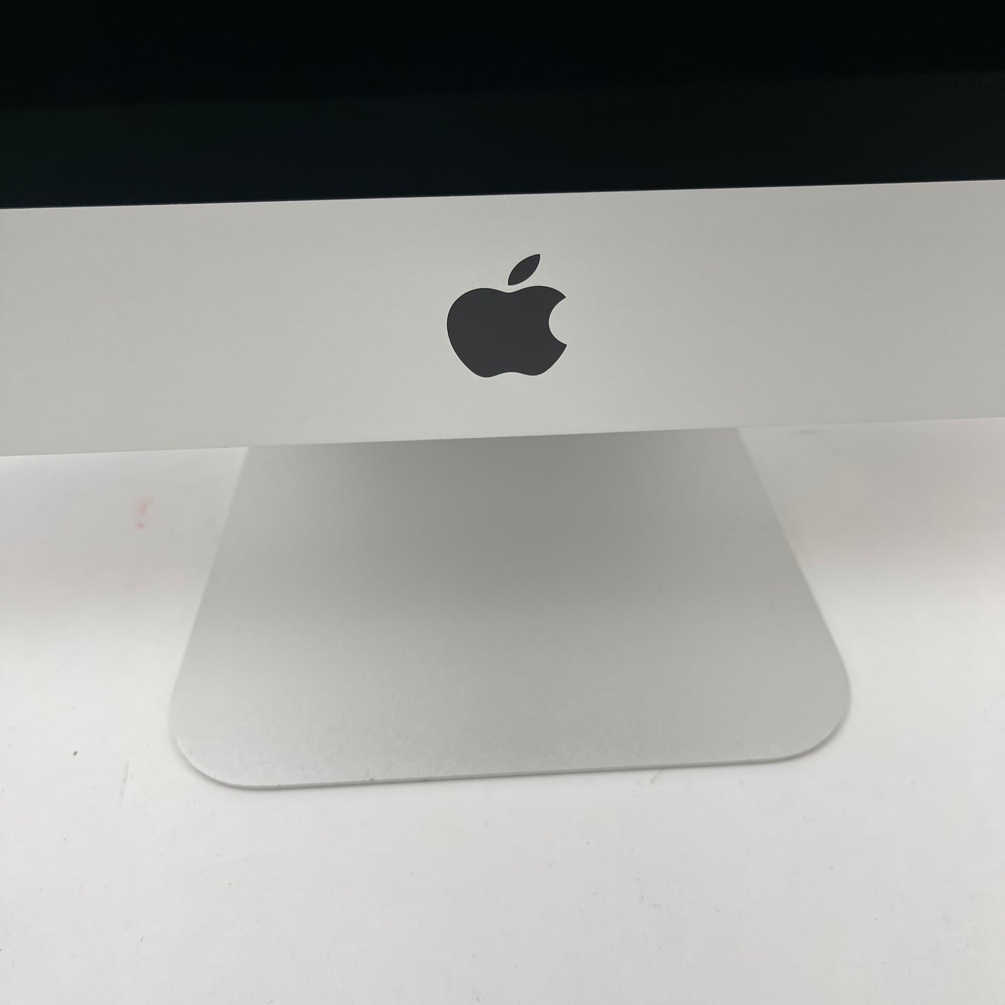 2019 Apple iMac 21.5" i3 3.6GHz 8GB RAM 256GB SSD Silver A2116