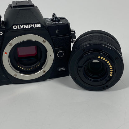 Olympus OM-D E-M10 Mark III 16.0MP Mirrorless Camera 14-42mm f/3.5-5.6 II R Lens