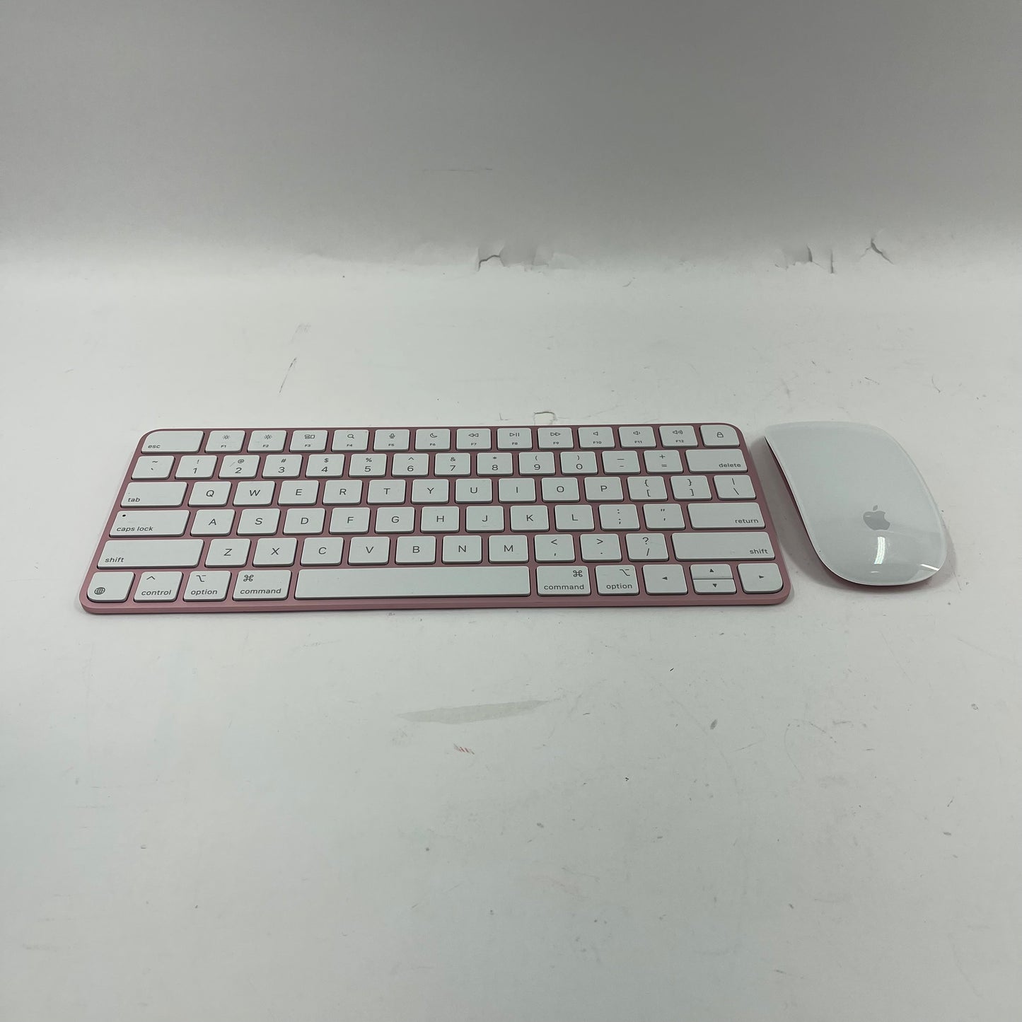 2024 Apple iMac 24" M4 4.5GHz 16GB RAM 256GB SSD Pink MWUG3LL/A