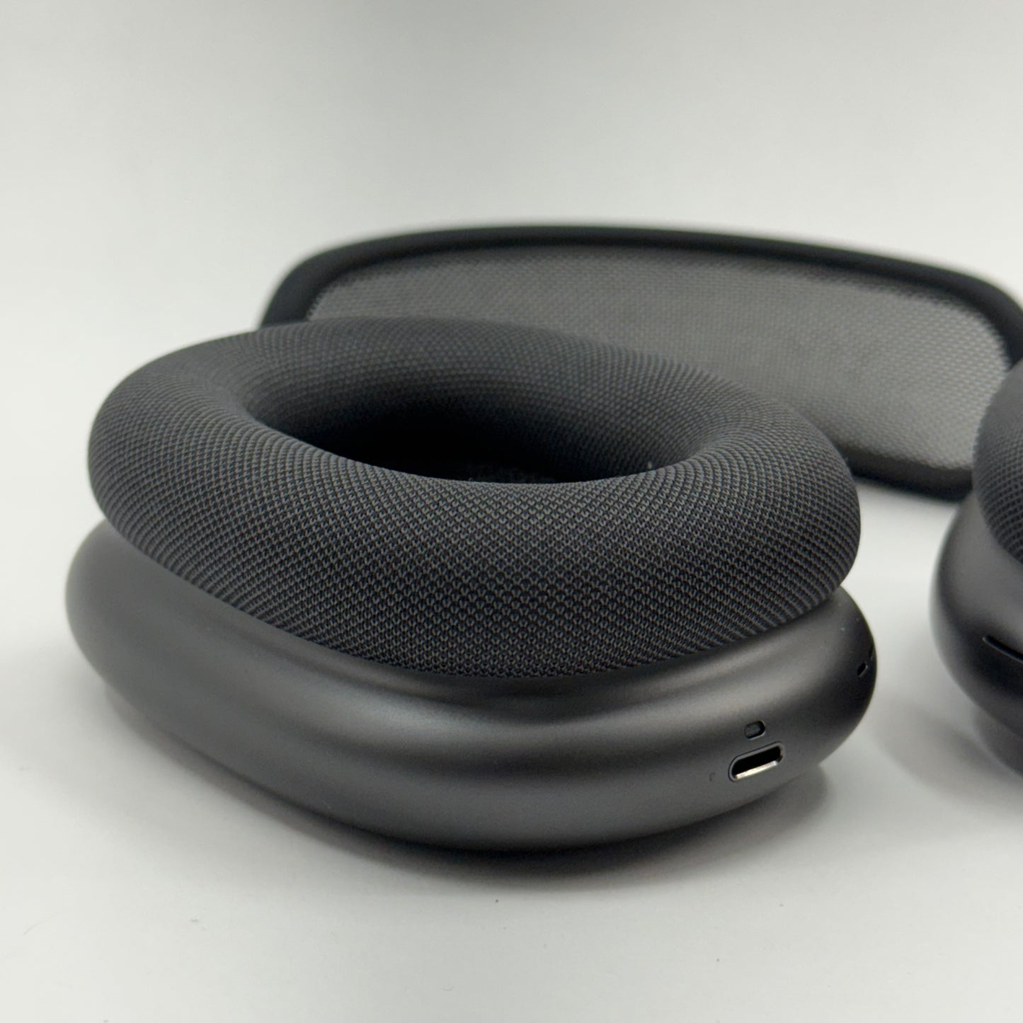 Apple AirPods Max Wireless Over-Ear Headphones Space Gray MGYH3AM/A