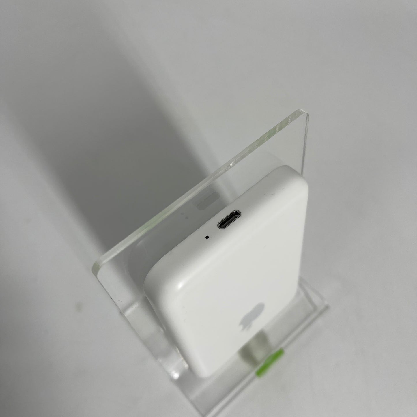 Apple MagSafe Battery Pack White A2384