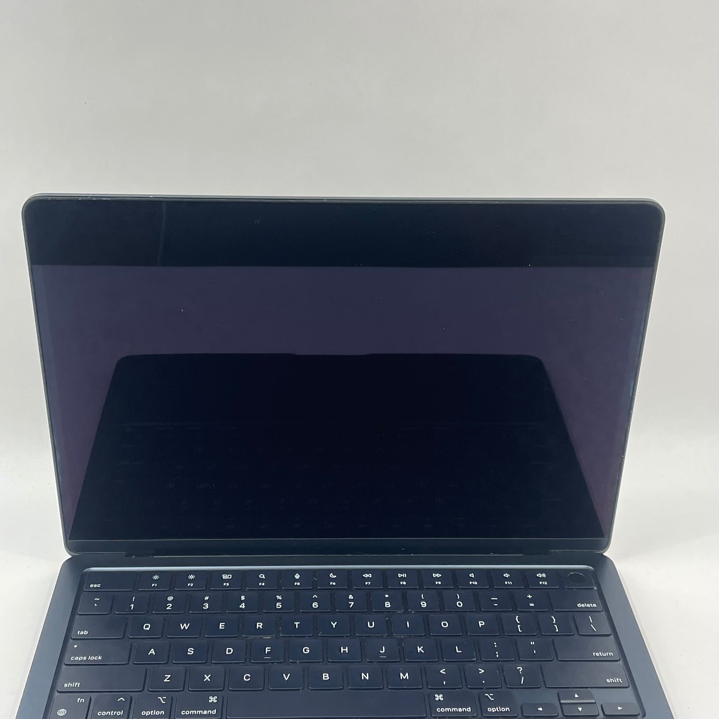 2024 Apple MacBook Air 13.6" M3 8C GPU 4.0GHz 8GB RAM 256GB SSD A3113