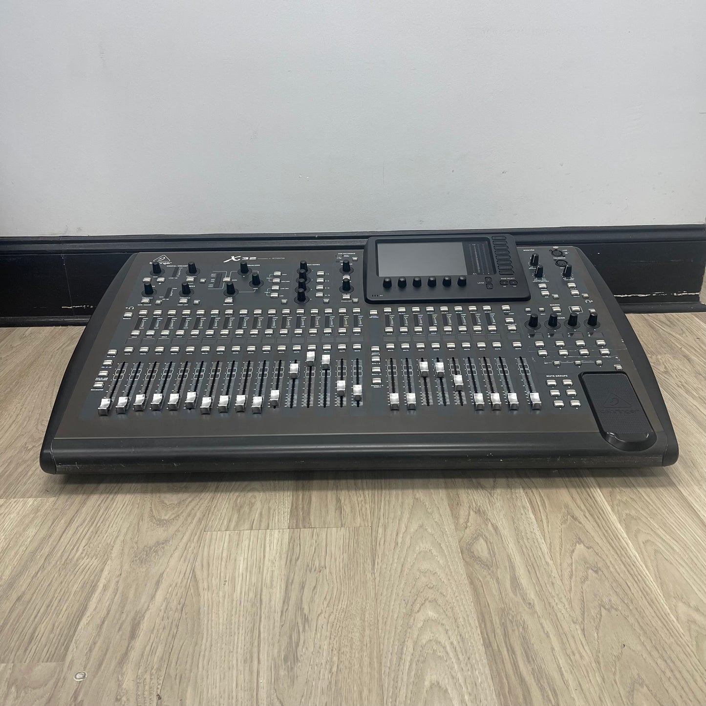 Behringer X32 40-Channel Digital Mixing Studio