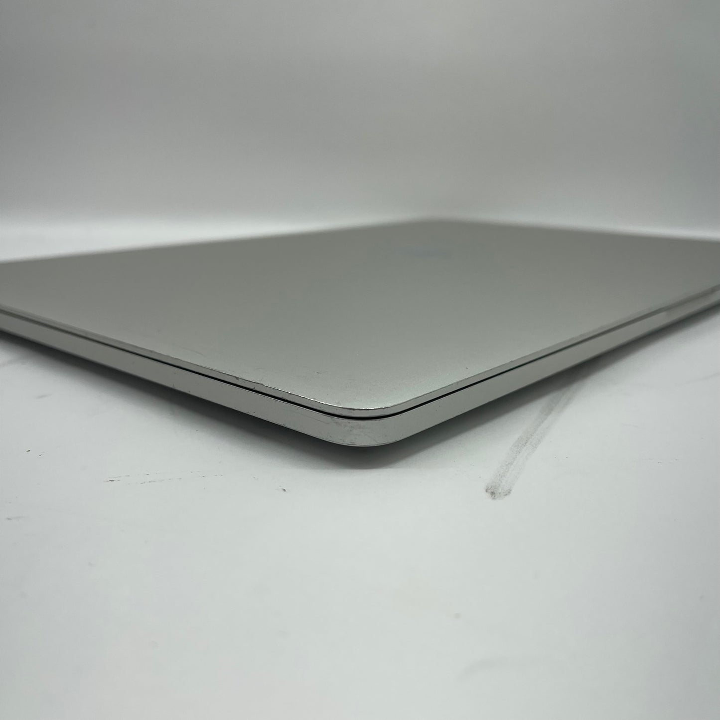 2018 Apple MacBook Pro 15" i7 2.6GHz 16GB RAM 512GB SSD Silver A1990