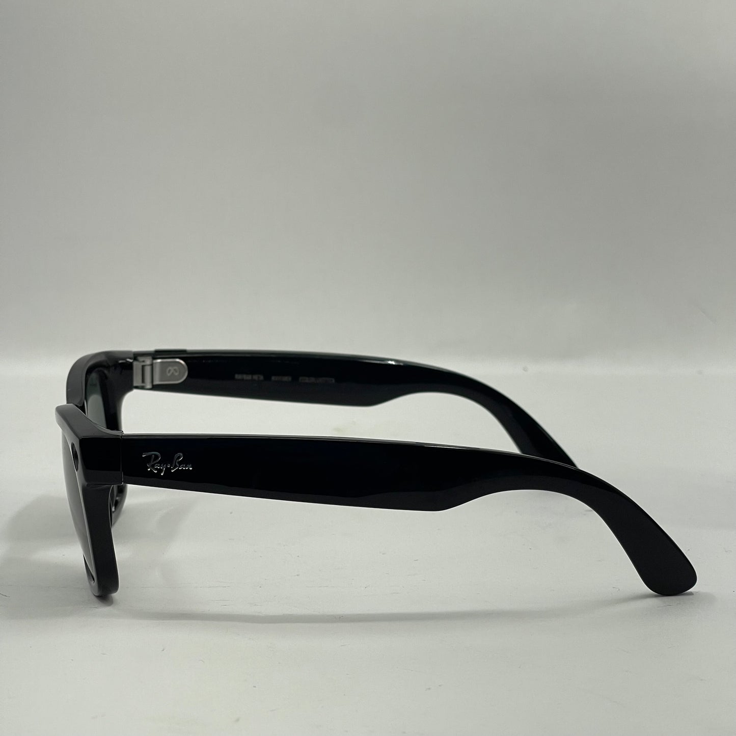 Ray-Ban Meta Wayfarer Gen 1 Shiny Black Standard RW4006 601/71 AI Smart Glasses