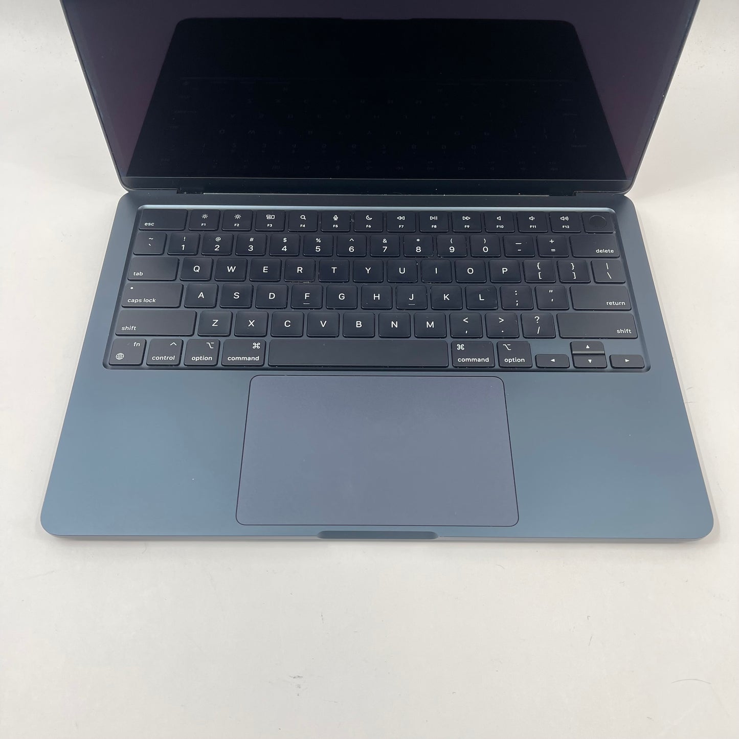 2024 Apple MacBook Air 13.6" M3 8C GPU 4.0GHz 8GB RAM 256GB SSD A3113