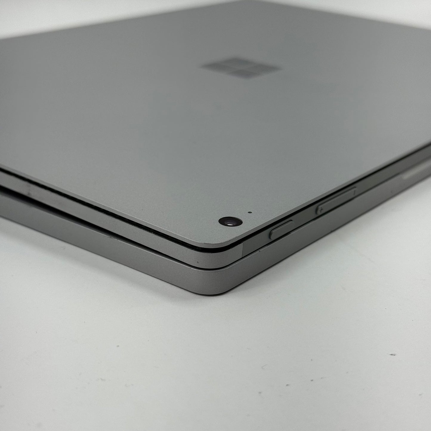 Microsoft Surface Book 3 13.5" i7-1065G7 16GB RAM 256GB SSD GeForce GTX 1650