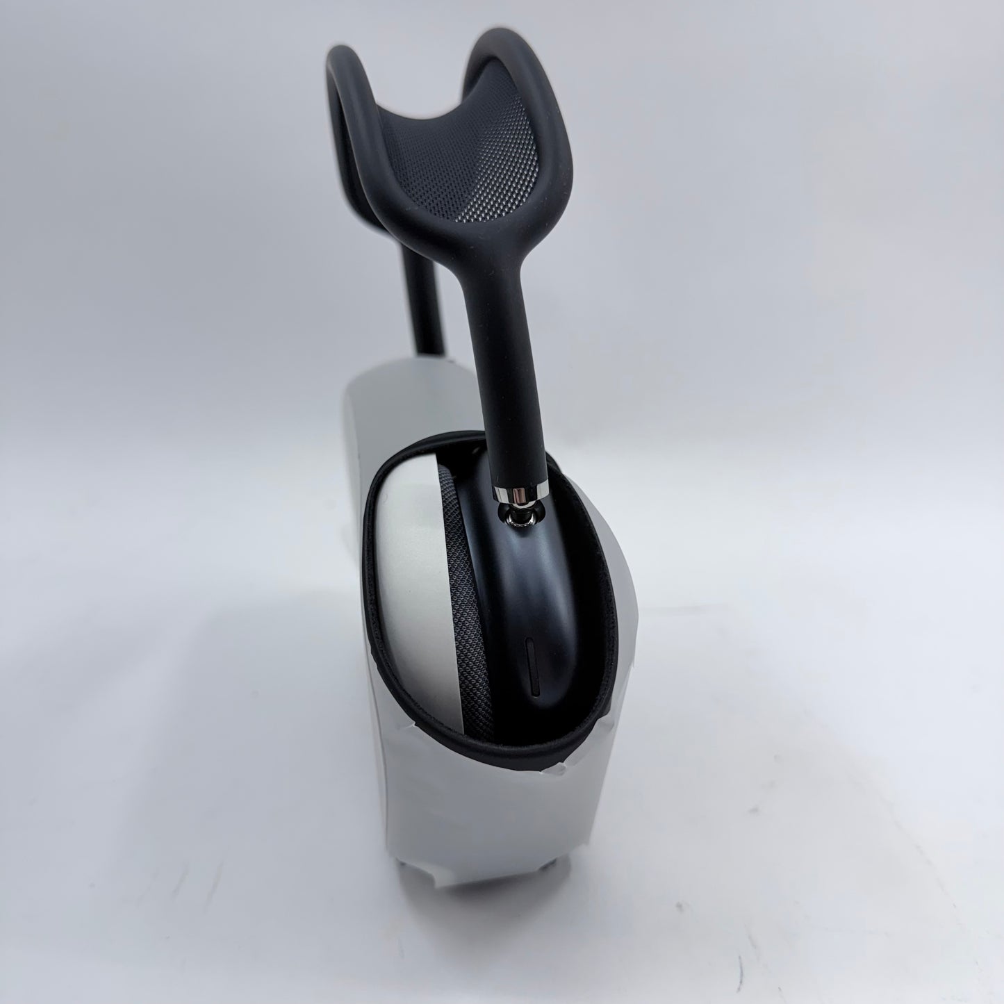 Apple AirPods Max USB-C Wireless Over-Ear Headphones Midnight MWW43AM/A