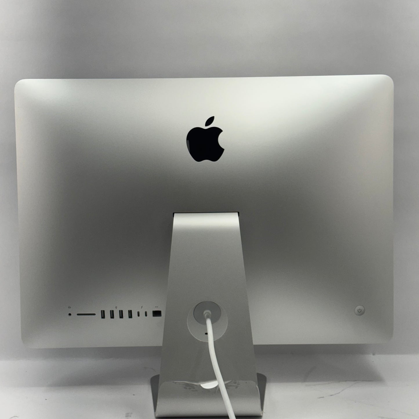 2019 Apple iMac 21.5" i3 3.6GHz 8GB RAM 1TB HDD Silver A2116