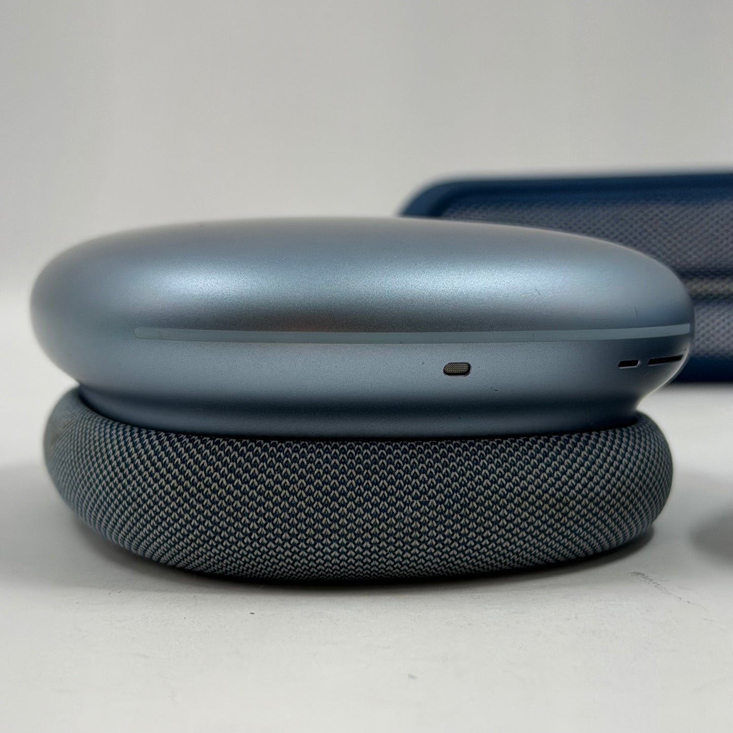 Apple AirPods Max Wireless Over-Ear Headphones Blue MWW63AM/A