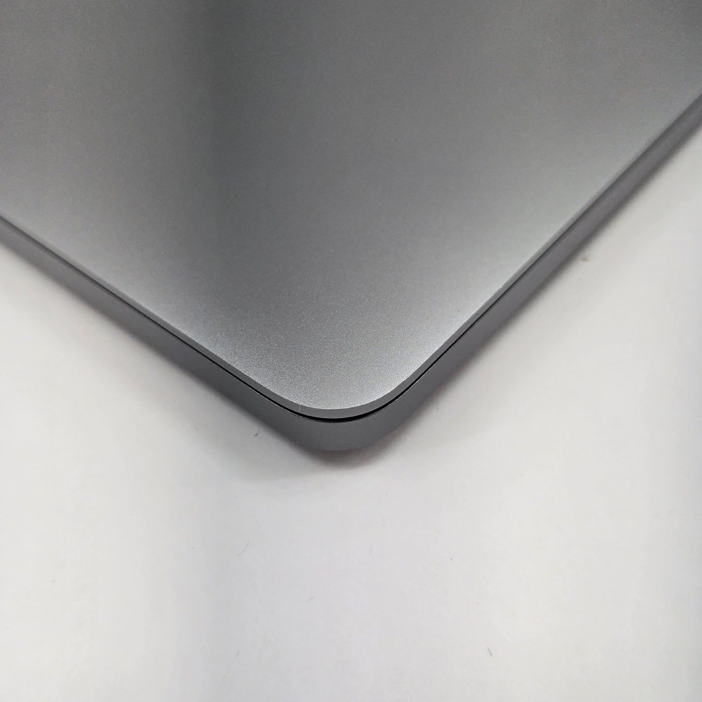 2018 Apple MacBook Pro 13.3" i5 2.3GHz 8GB RAM 256GB SSD Space Gray A1989